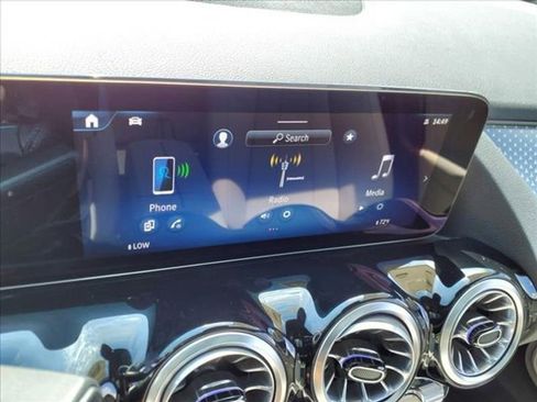 Used 2025 Mercedes-Benz GLA 250 4MATIC image 20