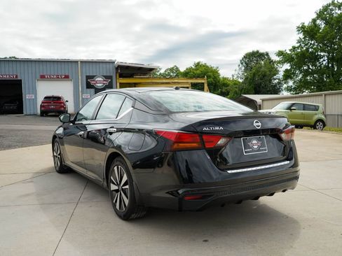 Used 2022 Nissan Altima 2.5 SV FWD image 4