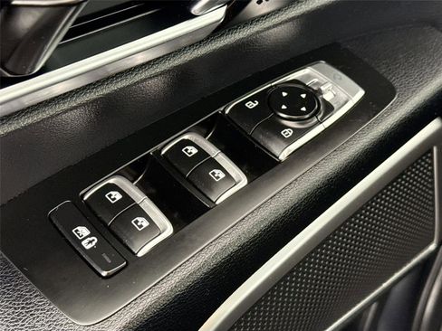 Used 2024 Kia Telluride EX w/ EX Captain's Chair Package AWD/4WD image 28