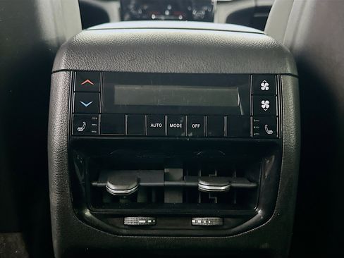 Used 2022 Jeep Grand Cherokee L Limited image 28