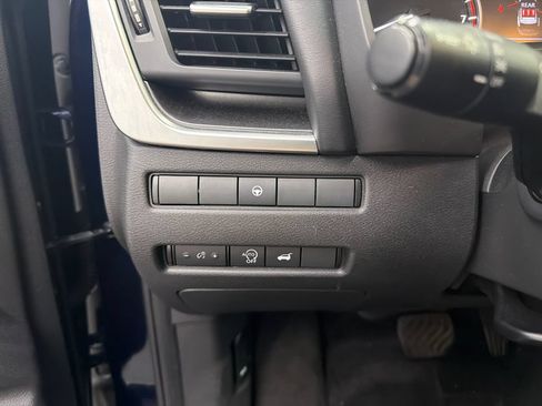 Used 2025 Nissan Rogue SV AWD/4WD image 32