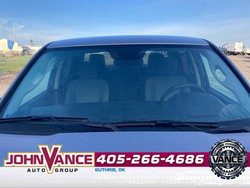 Used 2024 RAM 1500 4x4 Crew Cab Classic w/ Chrome Appearance Group image 11