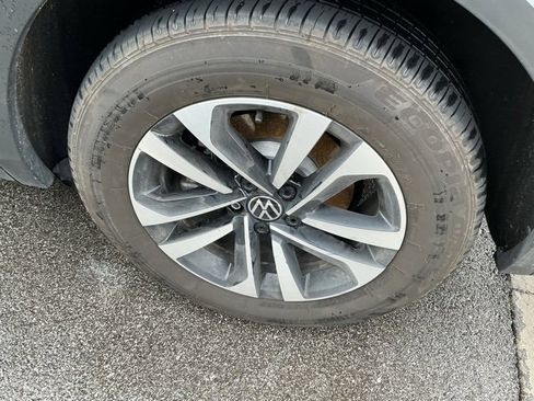 Used 2024 Volkswagen Tiguan S w/ MDO Package, Three-Row image 17