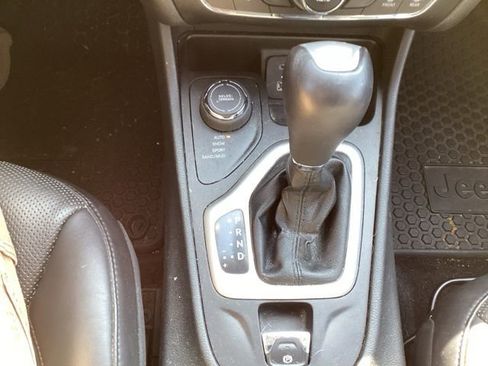 Used 2014 Jeep Cherokee Limited w/ Luxury Group image 24