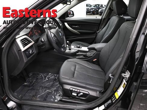 Used 2017 BMW 320i xDrive Sedan AWD/4WD image 14