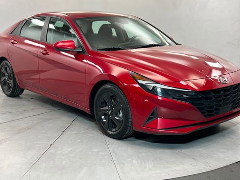 Used 2021 Hyundai Elantra SEL w/ Convenience Package FWD image 8