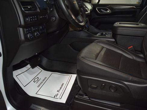 Used 2024 Chevrolet Suburban High Country image 38