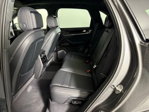 New 2026 Porsche Cayenne Turbo AWD/4WD image 23