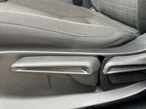 Used 2023 Honda HR-V LX image 24