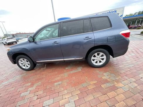 Used 2011 Toyota Highlander 4WD image 25