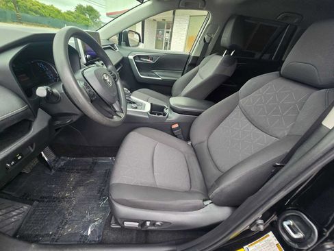 Used 2024 Toyota RAV4 XLE AWD/4WD image 22