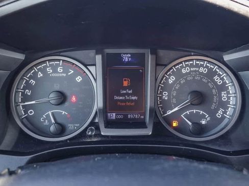 Used 2019 Toyota Tacoma TRD Sport image 22