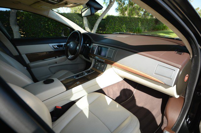 Used 2010 Jaguar XF Supercharged RWD image 30