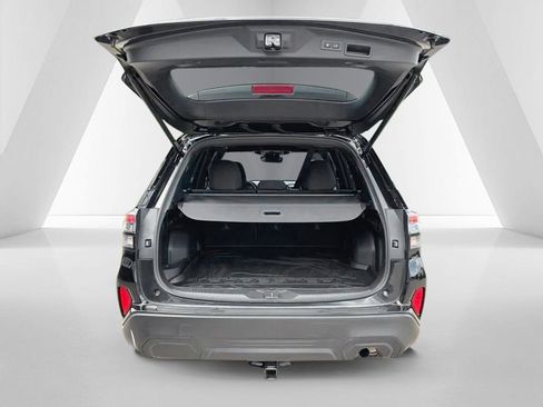 Used 2025 Subaru Forester Premium AWD/4WD image 36