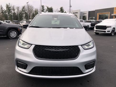 New 2026 Chrysler Pacifica Select image 16