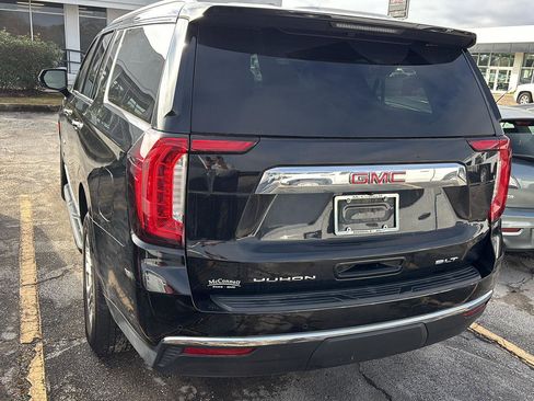 Used 2023 GMC Yukon XL SLT w/ SLT Premium Package image 4