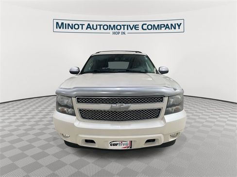 Used 2011 Chevrolet Avalanche LTZ image 3