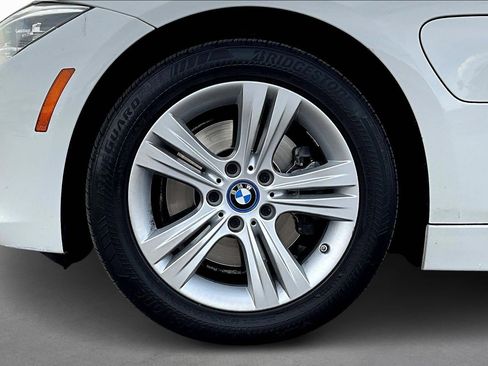 Used 2018 BMW 330e image 8