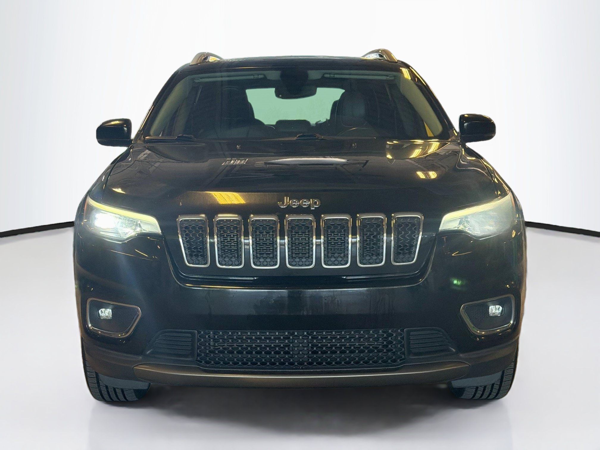 Used 2019 Jeep Cherokee Limited AWD/4WD image 2