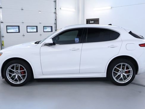 Used 2021 Alfa Romeo Stelvio Ti image 4