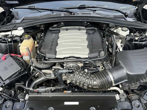 Used 2018 Chevrolet Camaro SS RWD image 28