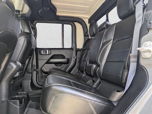Used 2022 Jeep Gladiator Overland w/ Popular Equipment Package AWD/4WD image 19