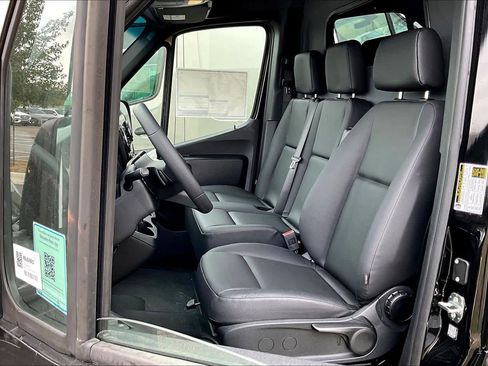 New 2026 Mercedes-Benz Sprinter 2500 image 9