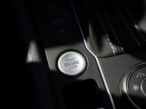 Used 2023 Volkswagen Atlas SEL Premium image 29