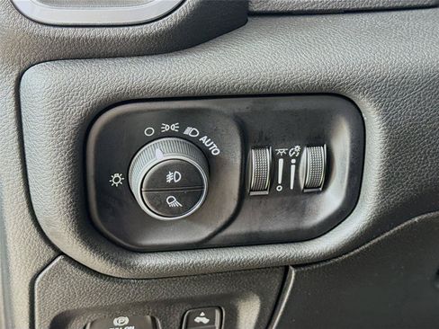 Used 2024 RAM 1500 Laramie AWD/4WD image 14