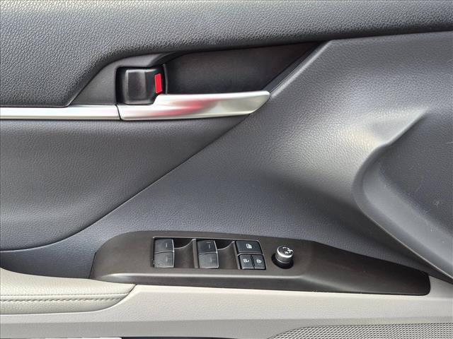 Used 2021 Toyota Camry XSE FWD image 12