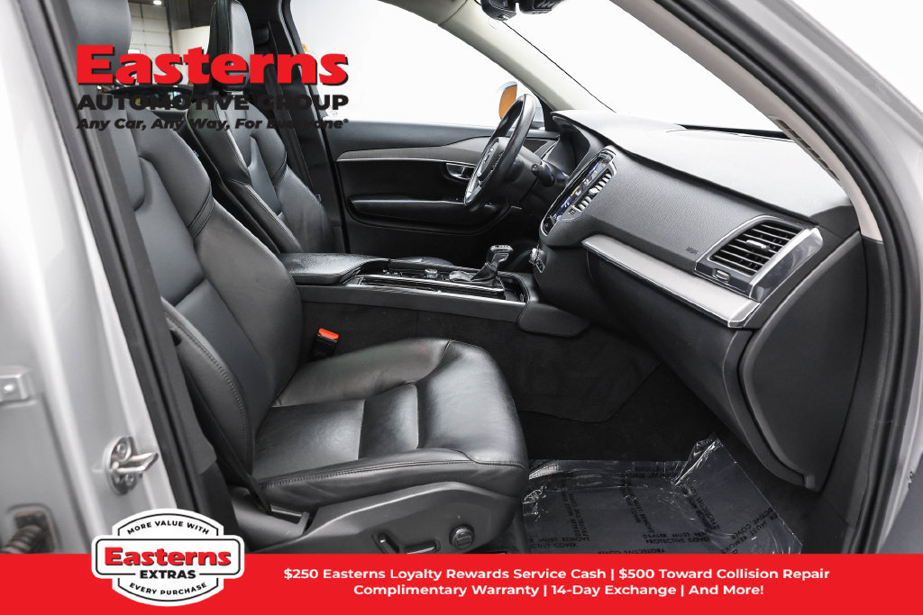 Used 2022 Volvo XC90 T5 Momentum AWD/4WD image 25
