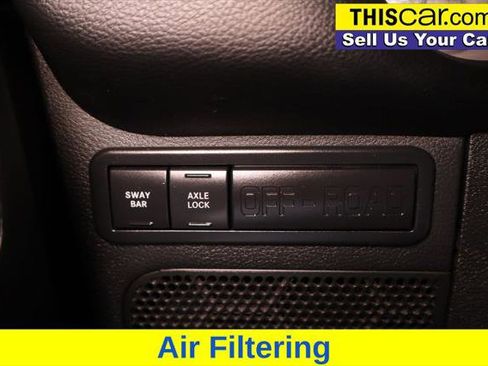 Used 2017 Jeep Wrangler Unlimited Rubicon w/ Connectivity Group image 15