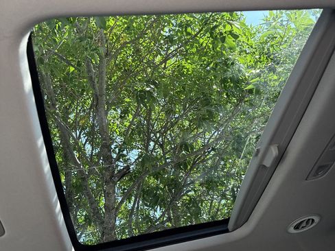 Used 2020 Buick Enclave Avenir w/ Avenir Technology Package image 27