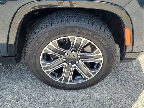 Used 2024 Jeep Wagoneer Series II AWD/4WD image 7