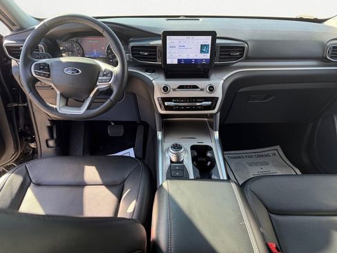 Used 2024 Ford Explorer XLT w/ Equipment Group 202A image 10