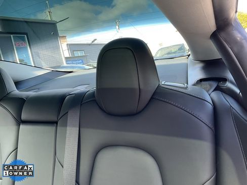 Used 2023 Tesla Model 3 Standard Range image 32