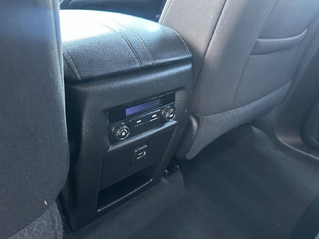 Used 2023 Chevrolet Traverse LT FWD image 11