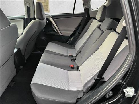 Used 2014 Toyota RAV4 XLE AWD/4WD image 17