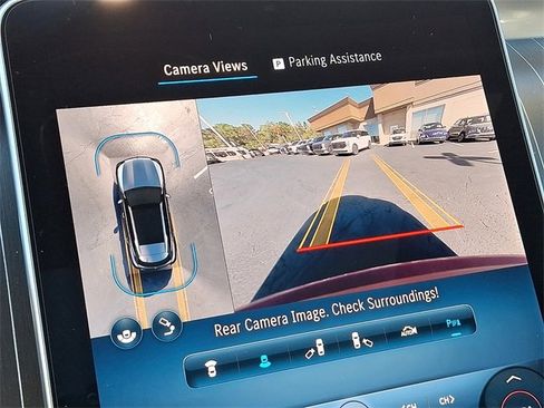 Used 2025 Mercedes-Benz GLC 300 4MATIC image 20