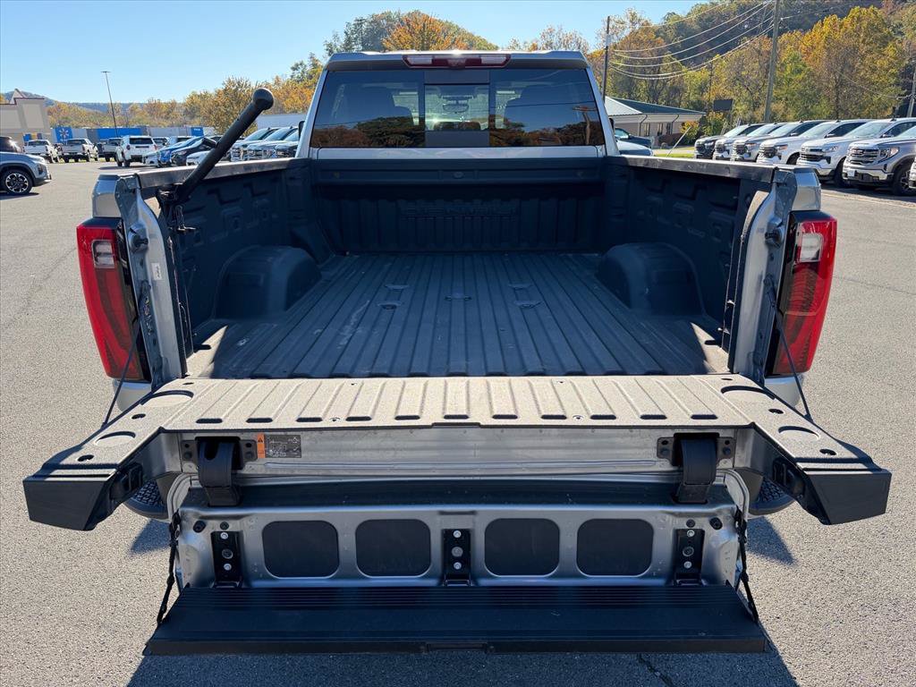 Used 2024 GMC Sierra 2500 Denali w/ Denali Reserve Package AWD/4WD image 4