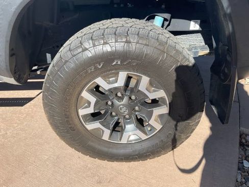 Used 2019 Toyota Tacoma TRD Off-Road AWD/4WD image 15