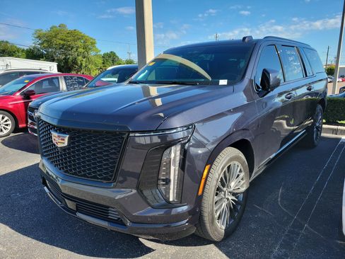 Used 2025 Cadillac Escalade ESV Sport Platinum AWD/4WD image 1