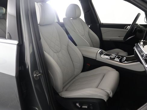 Used 2024 BMW X5 xDrive40i w/ Parking Assistance Package image 28