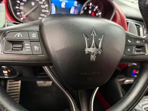 Used 2017 Maserati Levante w/ Sport Package image 18