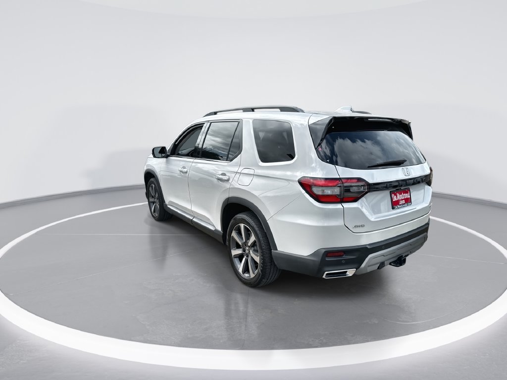Used 2025 Honda Pilot Elite image 6