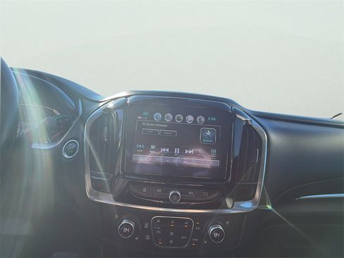 Used 2018 Chevrolet Traverse Premier w/ Driver Confidence II Package image 36