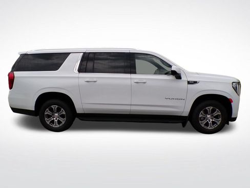 Used 2022 GMC Yukon XL SLE AWD/4WD image 6