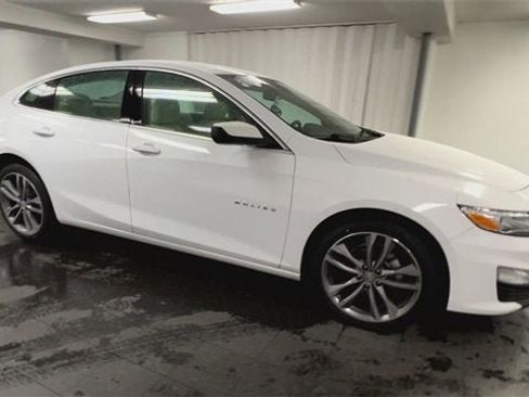 Used 2024 Chevrolet Malibu LT image 2
