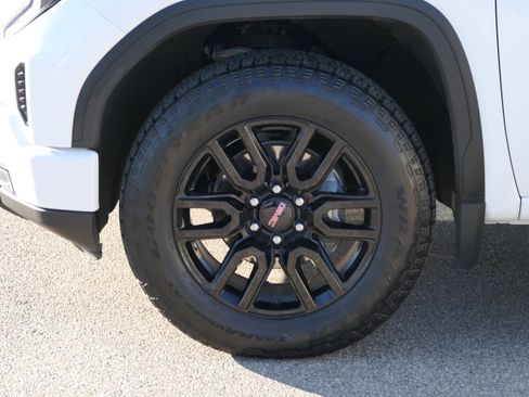 Used 2023 GMC Sierra 1500 Elevation w/ X31 Off-Road Package image 9