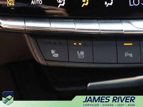 Used 2024 Cadillac XT4 Sport FWD image 37